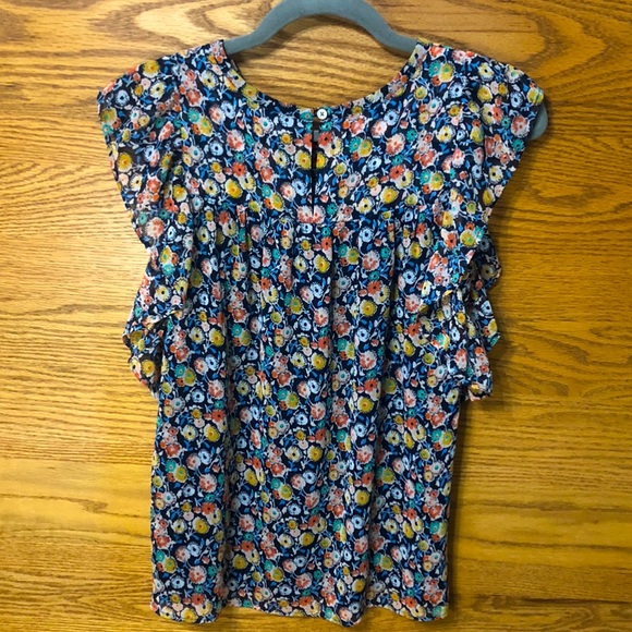 SOLD!! LOFT Flutter Sleeve Floral Top Size XS - Picture 2 of 12